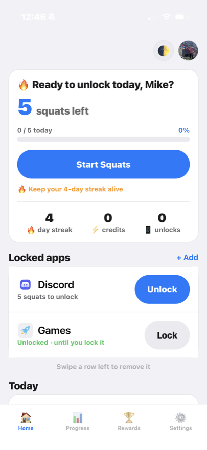 The SquatLock home screen showing squats remaining, a day streak, and a list of locked apps